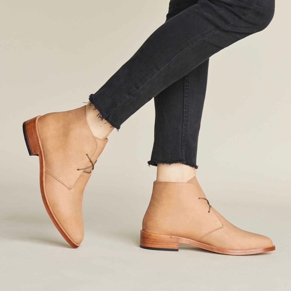 Amazing Nisolo Isa boot in sand color